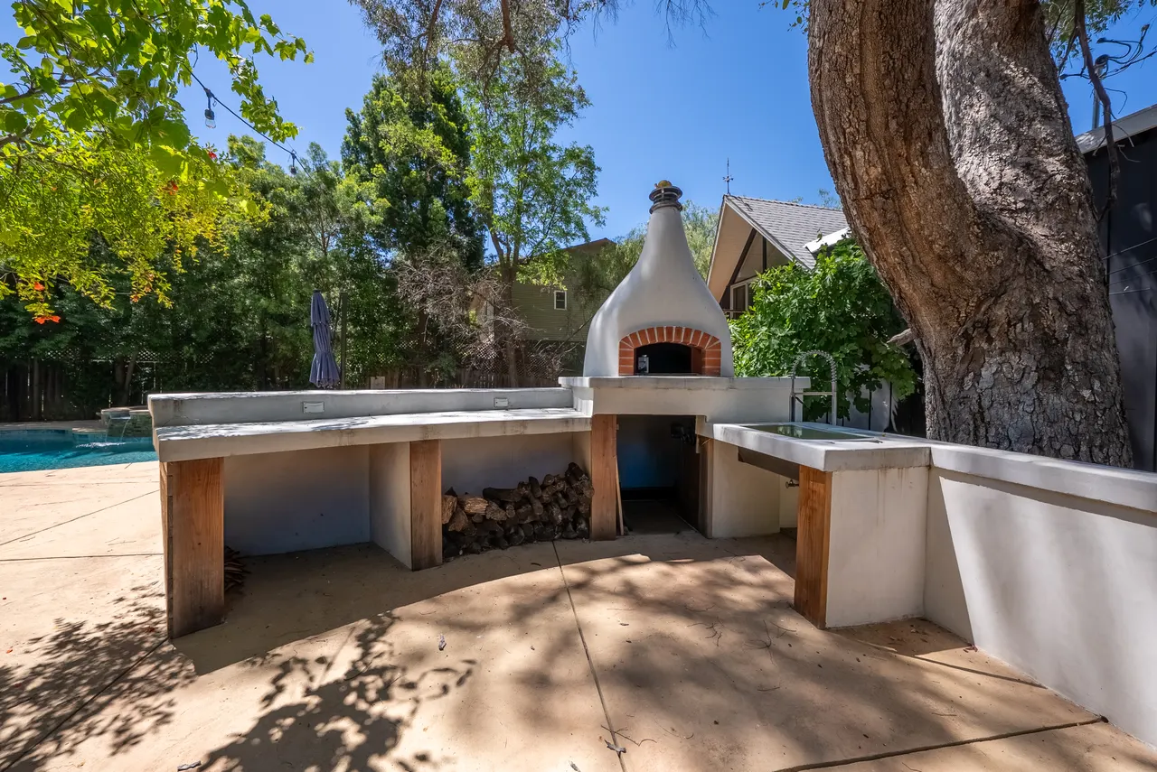 Poolside Kitchen Home